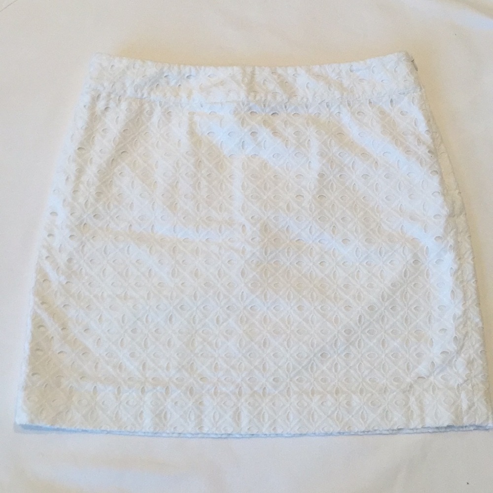 Vinyard Vines white skirt